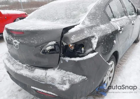 2011 Mazda Mazda3 I Touring z USA, uszkodzony, nr VIN JM1BL1VG7B1365784